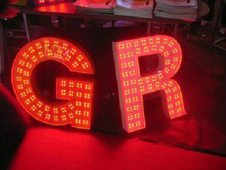 湘潭LED发光字常见的安装误区。